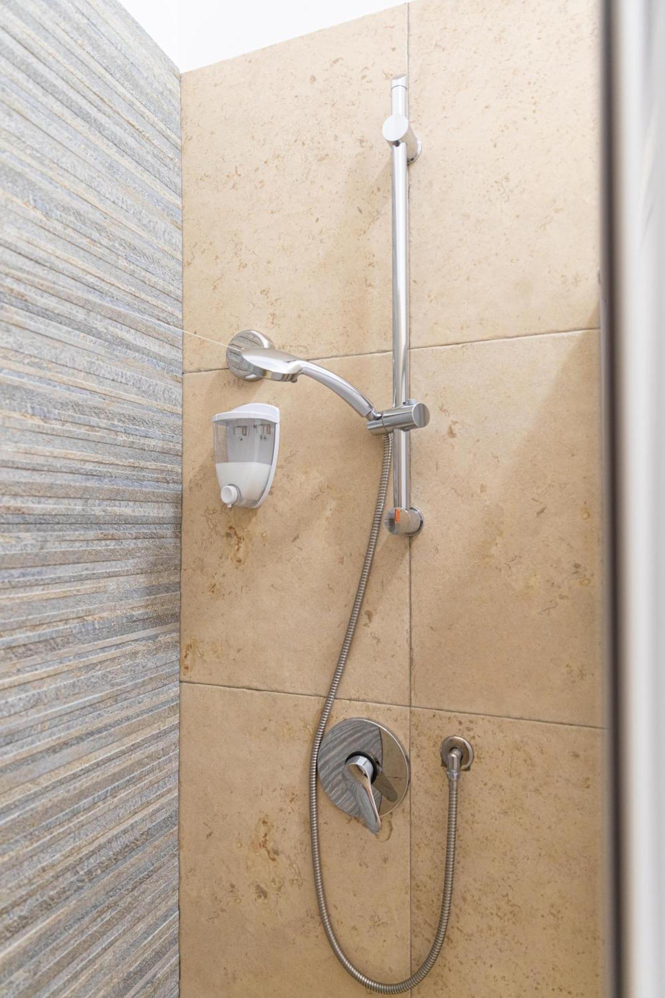 מרגריטה די סבויה 16Th Fad Rooms מראה חיצוני תמונה